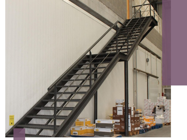 Лестницы для производства в Сосновом Боре — изготовление и монтаж