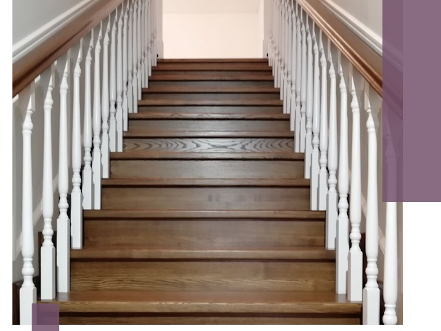 Лестницы из ясеня на заказ в Сосновом Боре — изготовление и монтаж