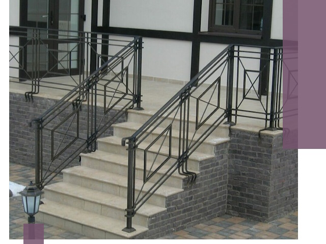 Перила для крыльца в Сосновом Боре — монтаж, изготовление и установка